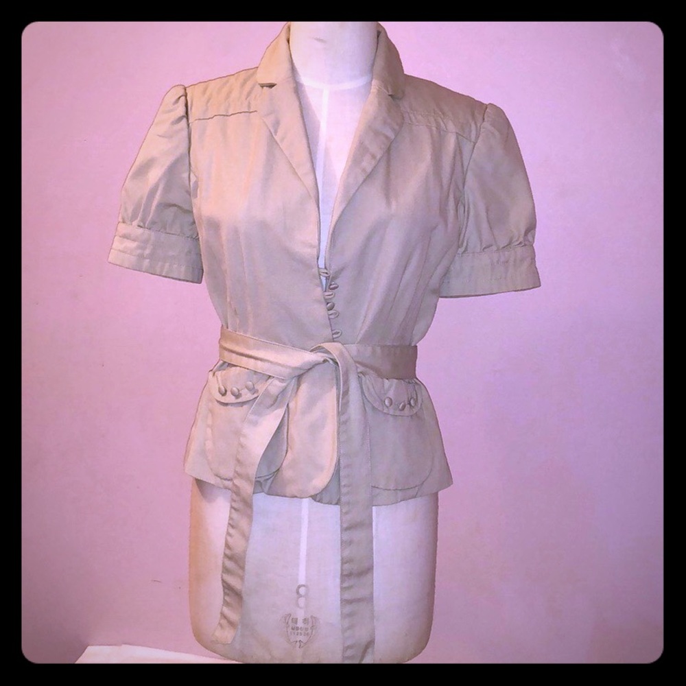 Short sleeve blazer